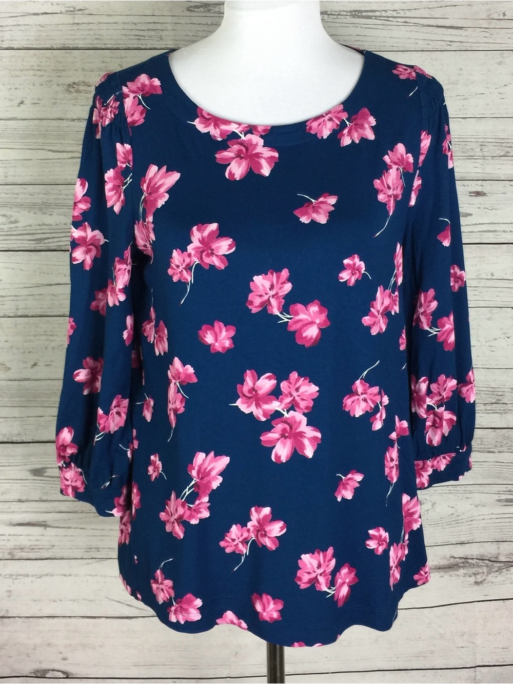 J Jill Knit Women’s Navy Pink Floral Smocked Shoulders Stretch Top Size S